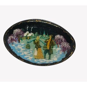 Vtg Russian Hand Painted Winter Village Scene Black Lacquer Art Brooch Pin